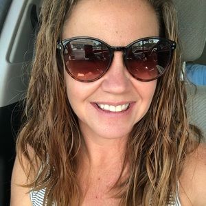 Meet your Posher, Hayley